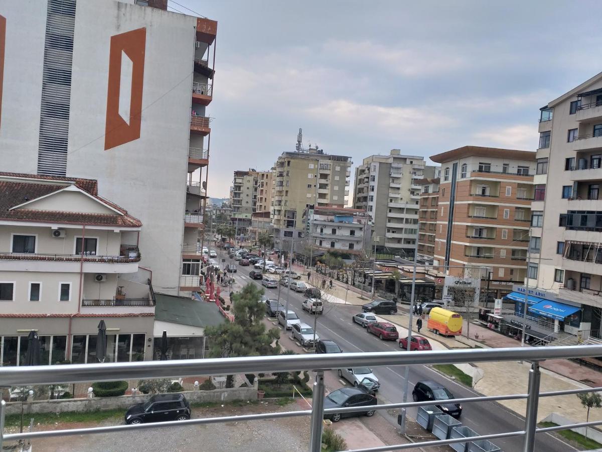 Bral Apartment 3 Durres Bagian luar foto