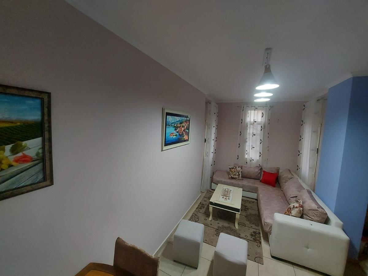 Bral Apartment 3 Durres Bagian luar foto