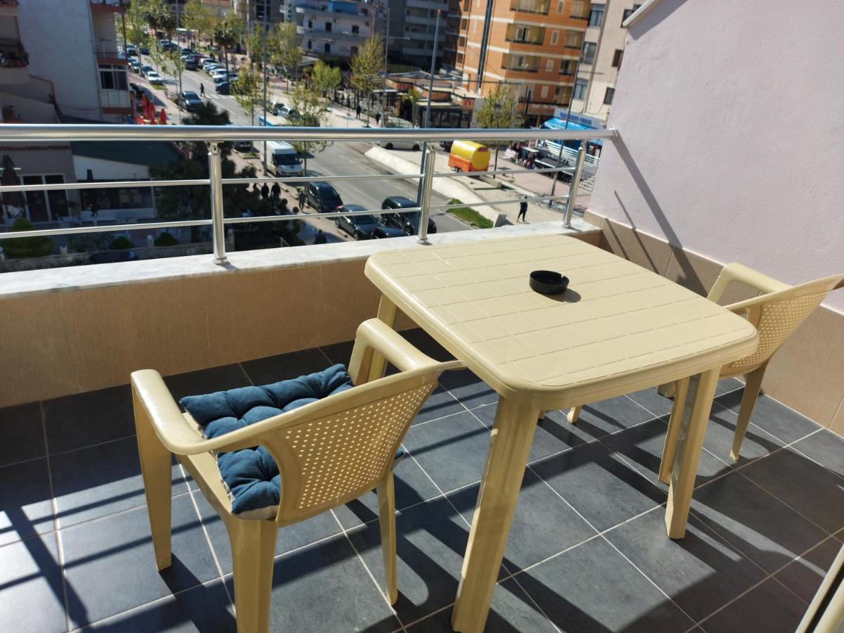 Bral Apartment 3 Durres Bagian luar foto