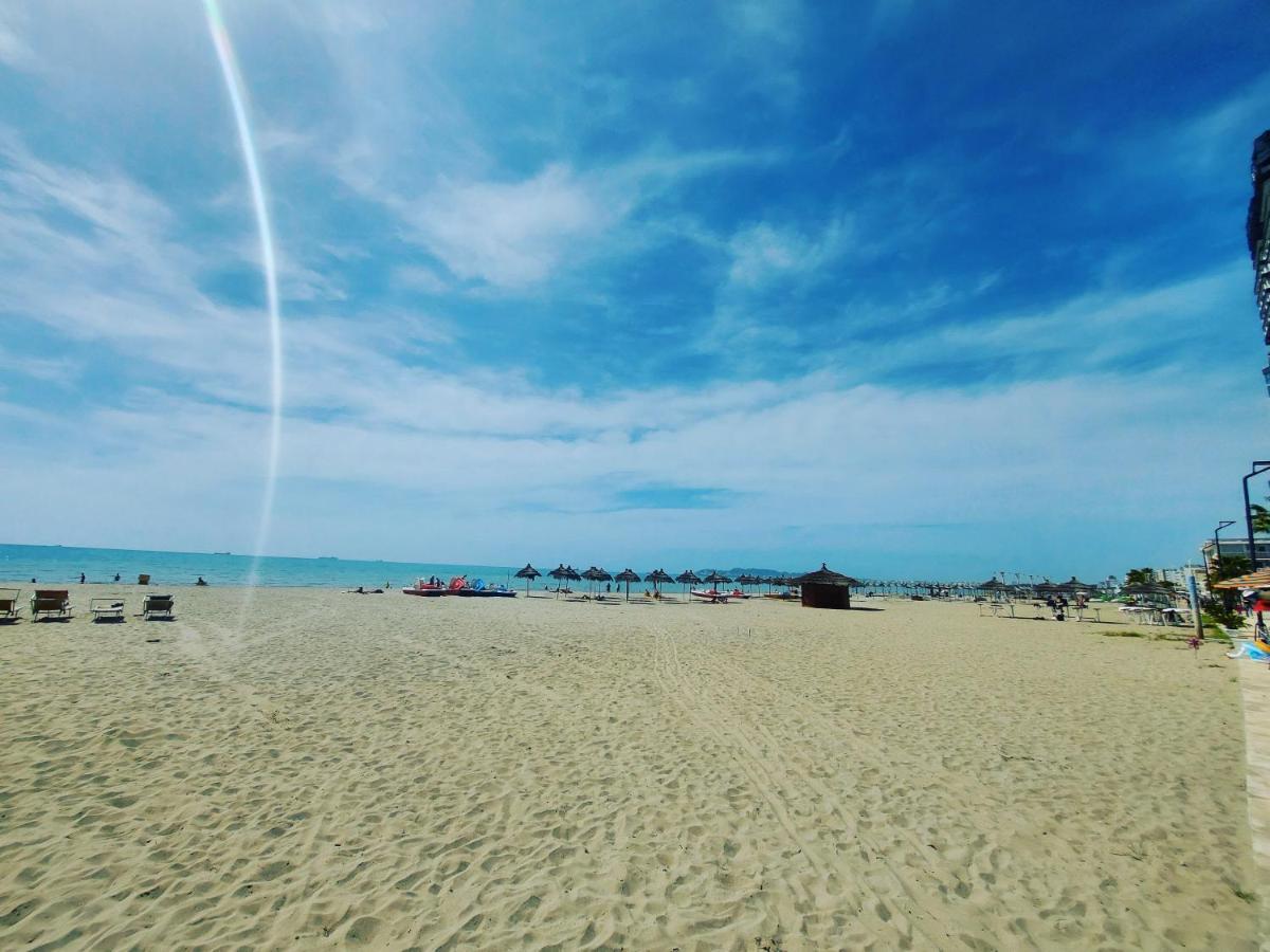 Bral Apartment 3 Durres Bagian luar foto