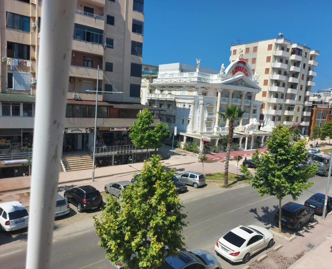 Bral Apartment 3 Durres Bagian luar foto