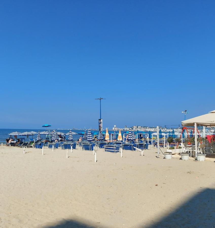 Bral Apartment 3 Durres Bagian luar foto